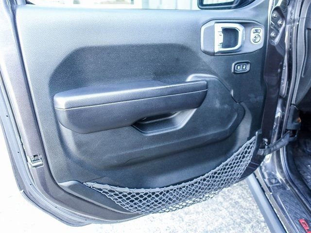 Used 2020 Jeep Gladiator Rubicon w/ Cold Weather Group image 26