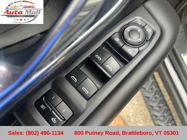 Used 2023 Chevrolet Tahoe Z71 w/ Luxury Package AWD/4WD image 13