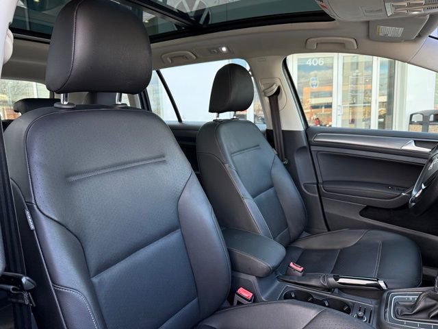 Used 2018 Volkswagen Golf S image 22