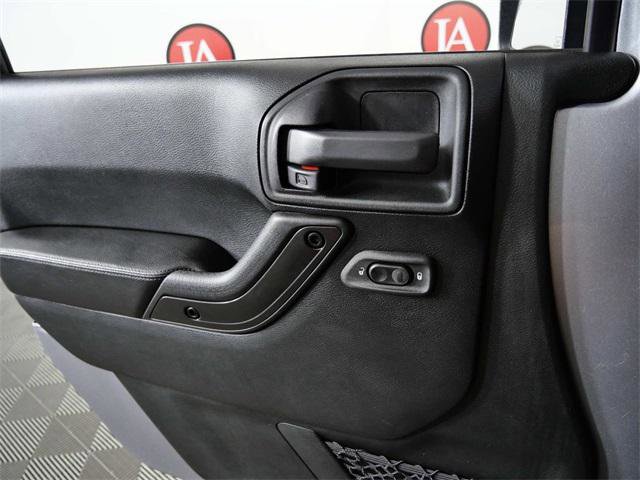 Used 2017 Jeep Wrangler Unlimited Sahara image 24