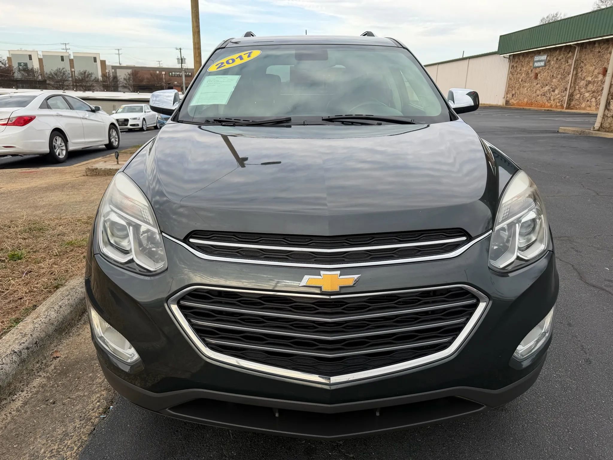 Used 2017 Chevrolet Equinox Premier w/ Enhanced Convenience Package image 2