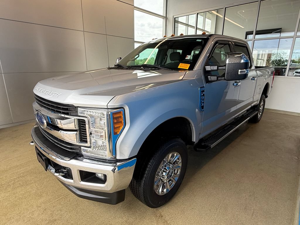 Used 2017 Ford F350 XLT AWD/4WD image 4