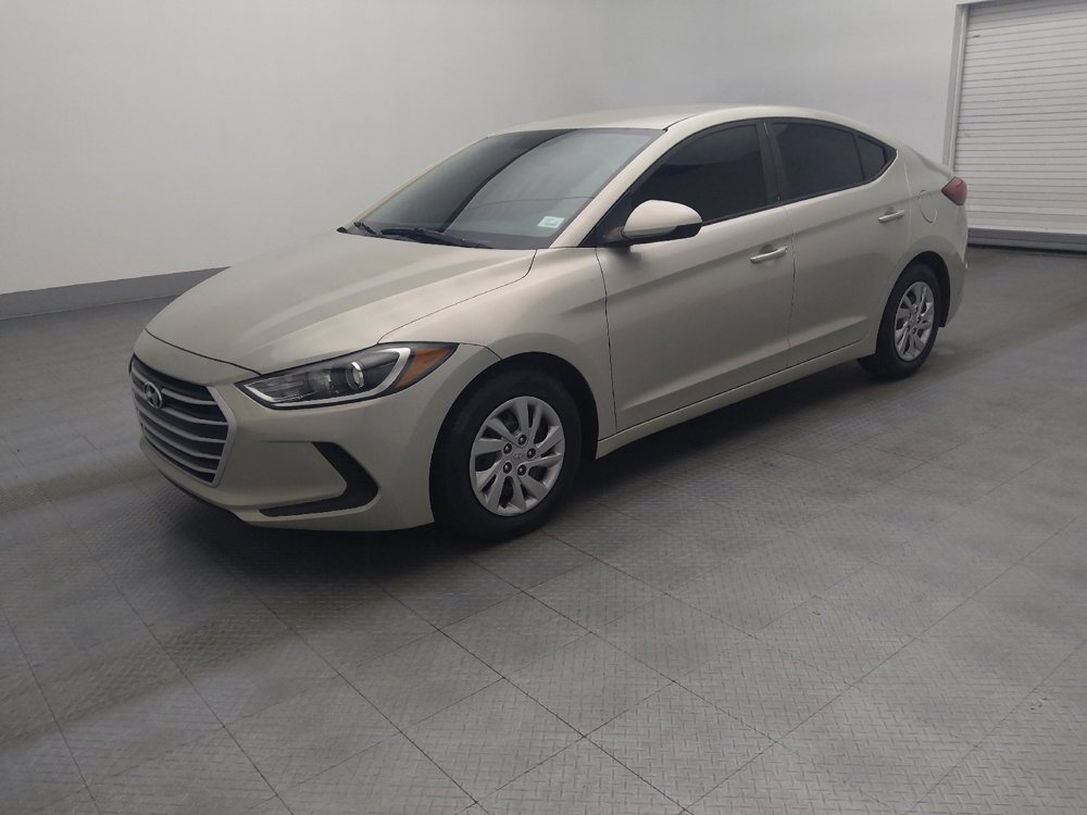 Used 2017 Hyundai Elantra SE image 2