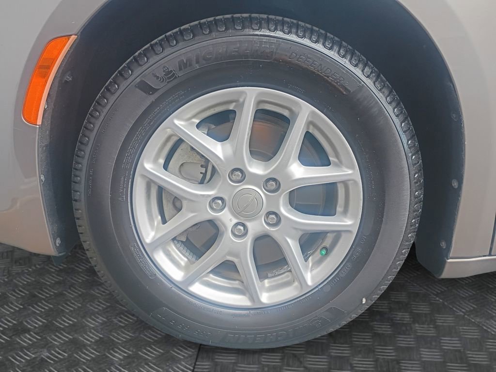 Used 2017 Chrysler Pacifica Touring image 23