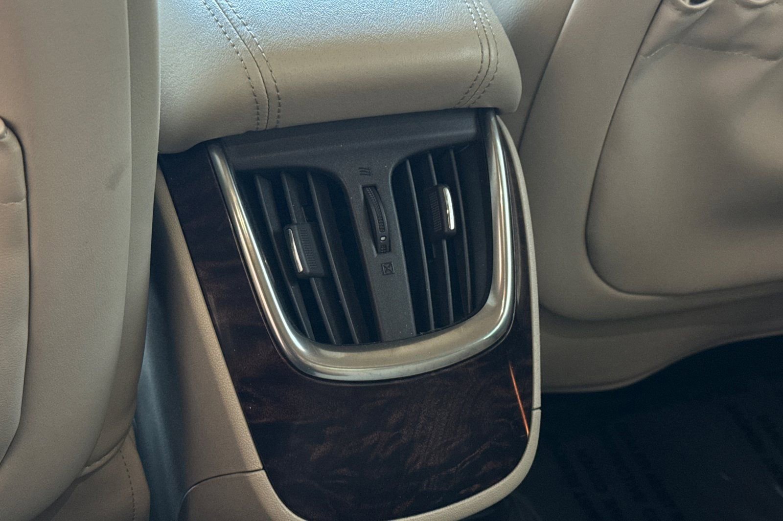 Used 2016 Buick LaCrosse Leather FWD image 15