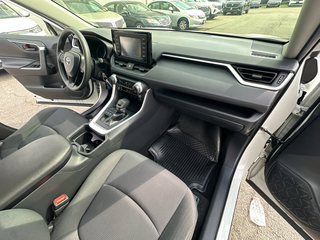 Used 2019 Toyota RAV4 LE w/ All Weather Liner Package AWD/4WD image 31