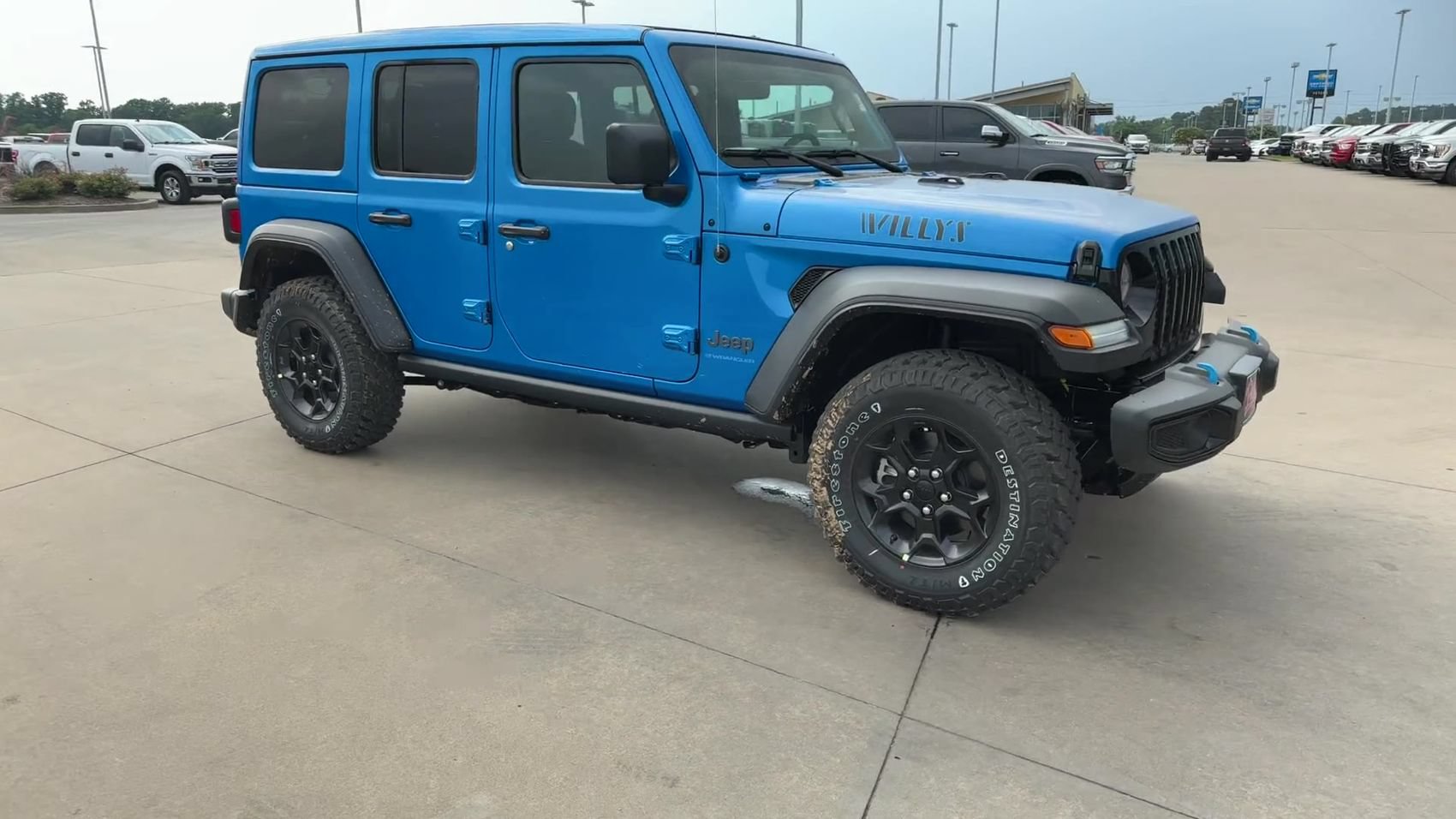 New 2023 Jeep Wrangler Unlimited w/ Sun & Screen Package AWD/4WD image 2