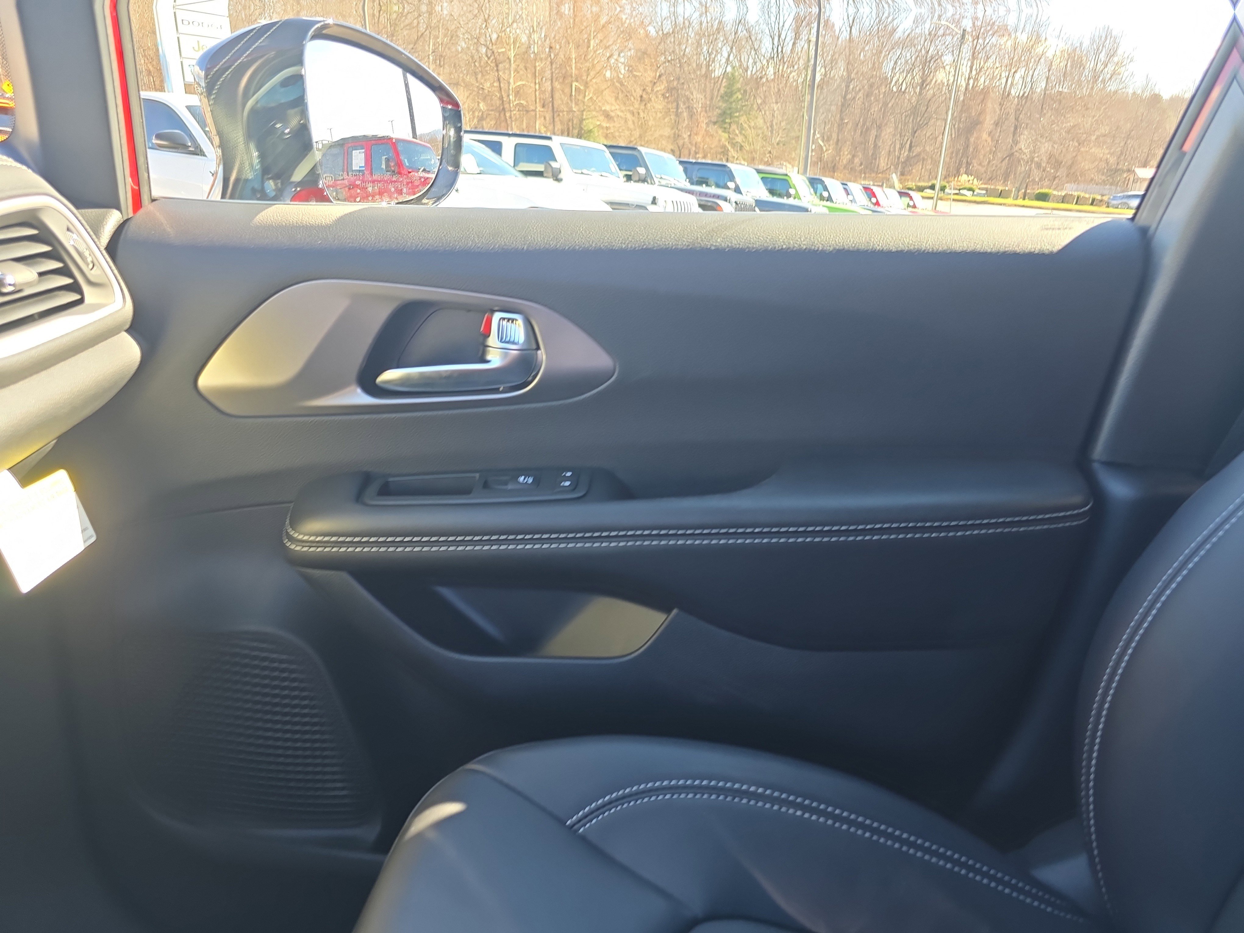 New 2026 Chrysler Pacifica Select image 24