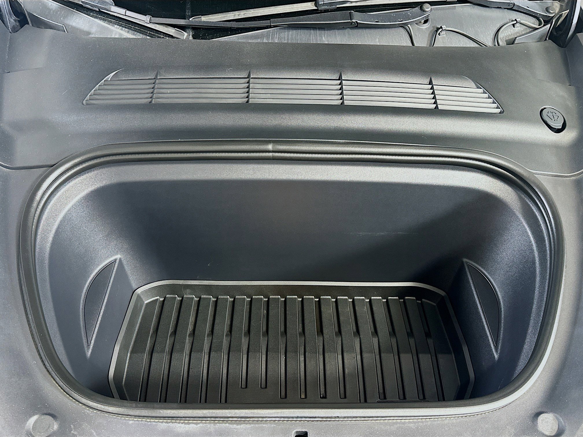 Used 2023 Tesla Model Y Long Range image 35