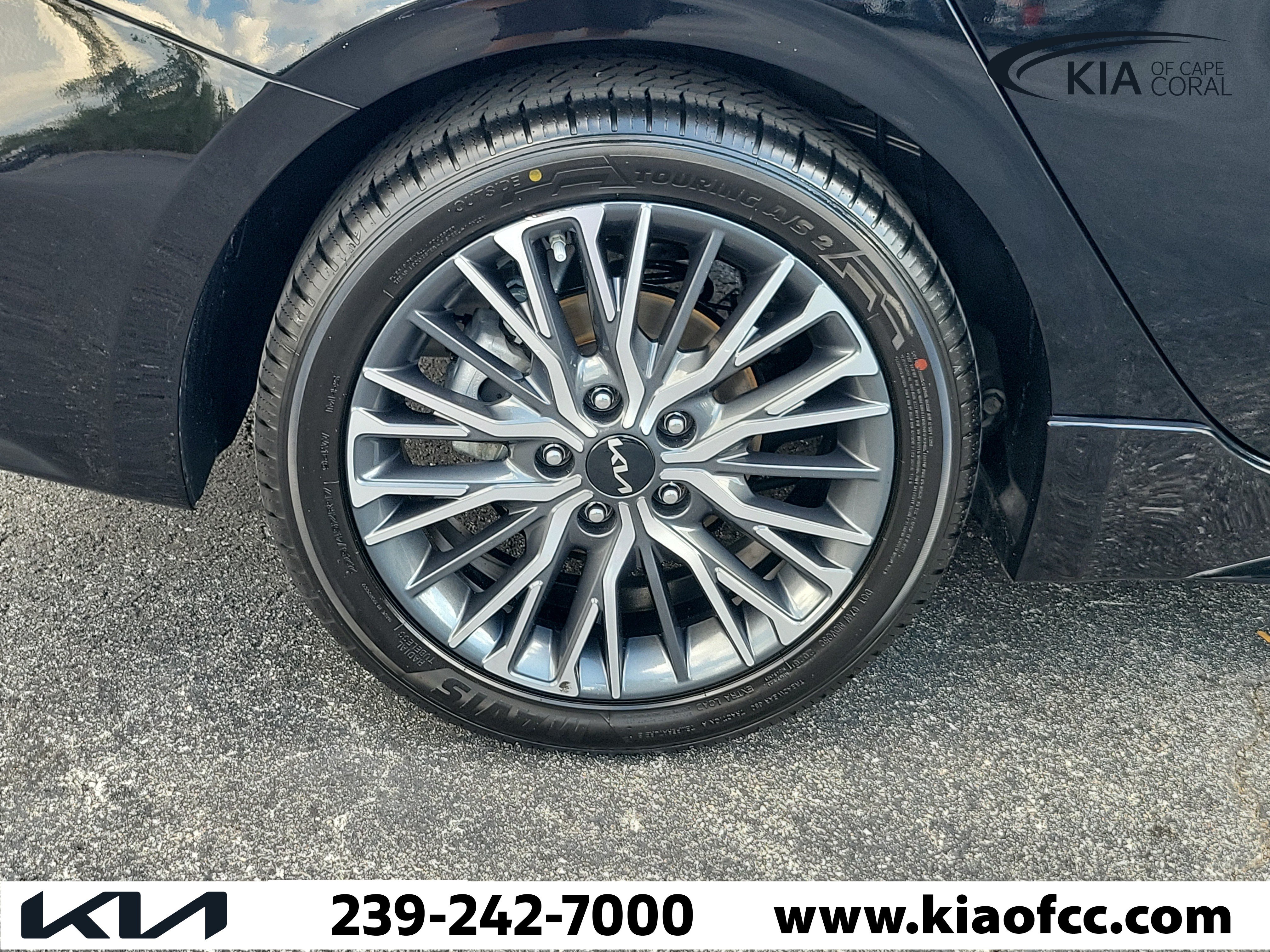Certified 2023 Kia Forte GT-Line FWD image 9