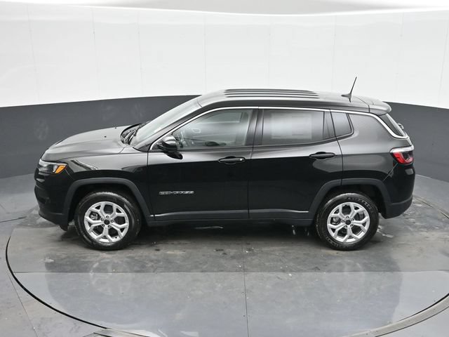 Used 2025 Jeep Compass Sport w/ Mopar Graphics Package AWD/4WD image 36