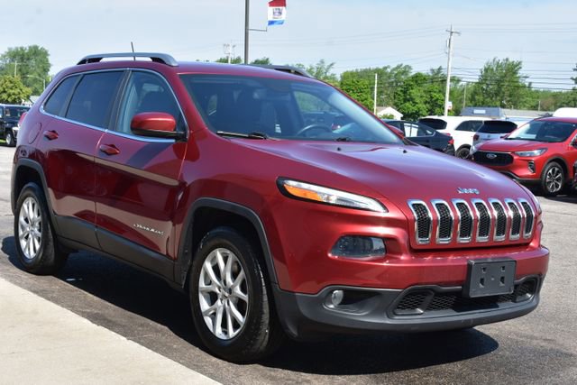 Used 2015 Jeep Cherokee Latitude w/ Cold Weather Group AWD/4WD image 10