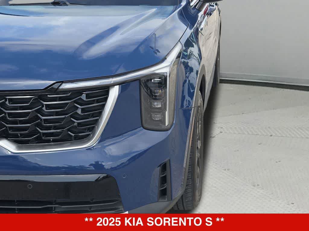 Used 2025 Kia Sorento S FWD image 10