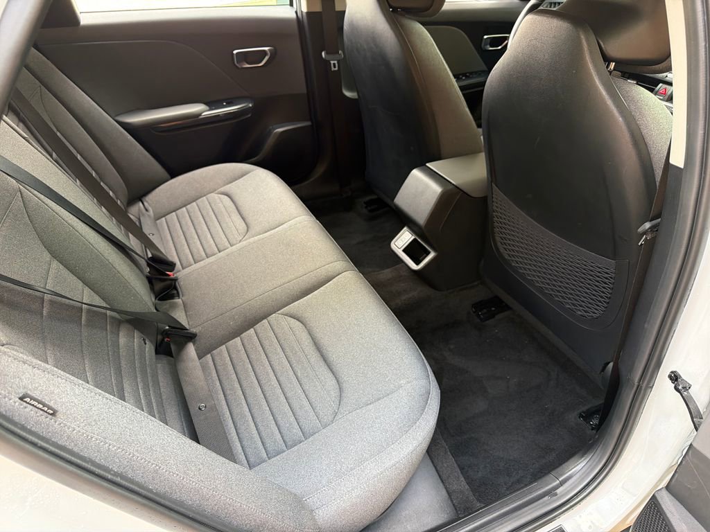 Used 2025 Kia K4 EX image 30