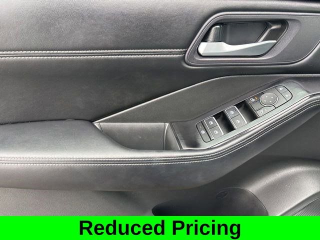 Used 2024 Nissan Rogue SL image 12