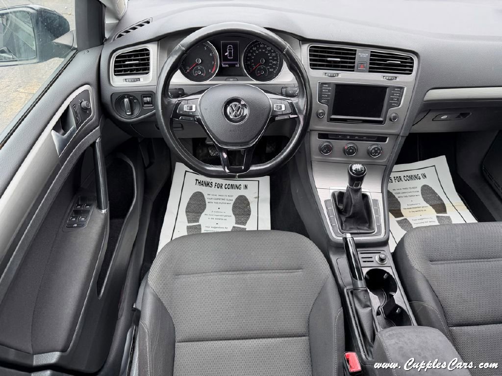 Used 2016 Volkswagen Golf S image 16