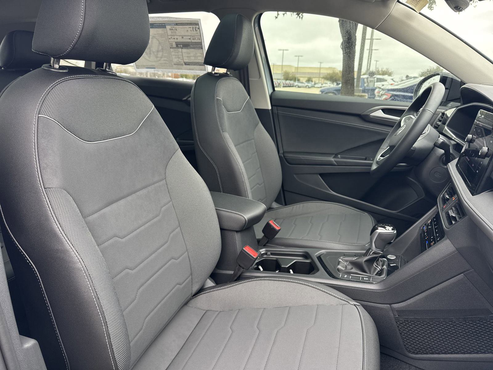 Used 2025 Volkswagen Taos SE image 48