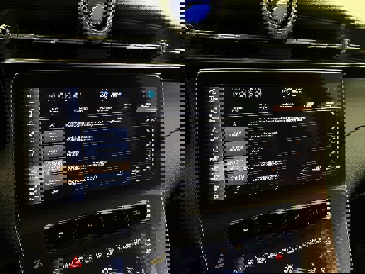 Used 2024 Maserati Grecale Modena image 25