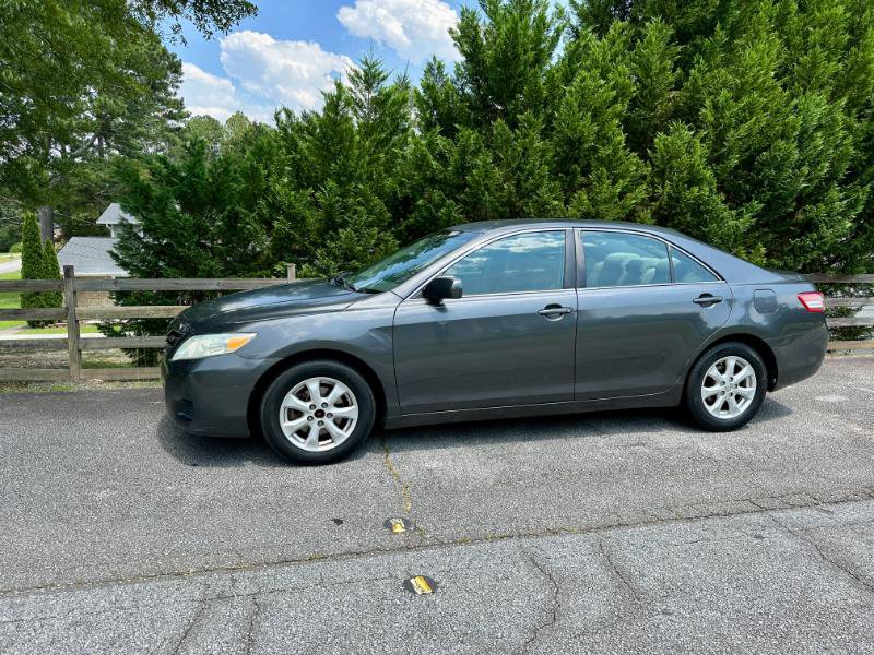 Used 2011 Toyota Camry LE w/ LE Extra-Value Pkg image 2
