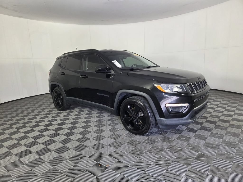 Used 2020 Jeep Compass Latitude FWD image 3