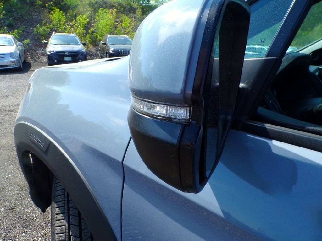 Used 2025 Honda Passport EX-L image 3