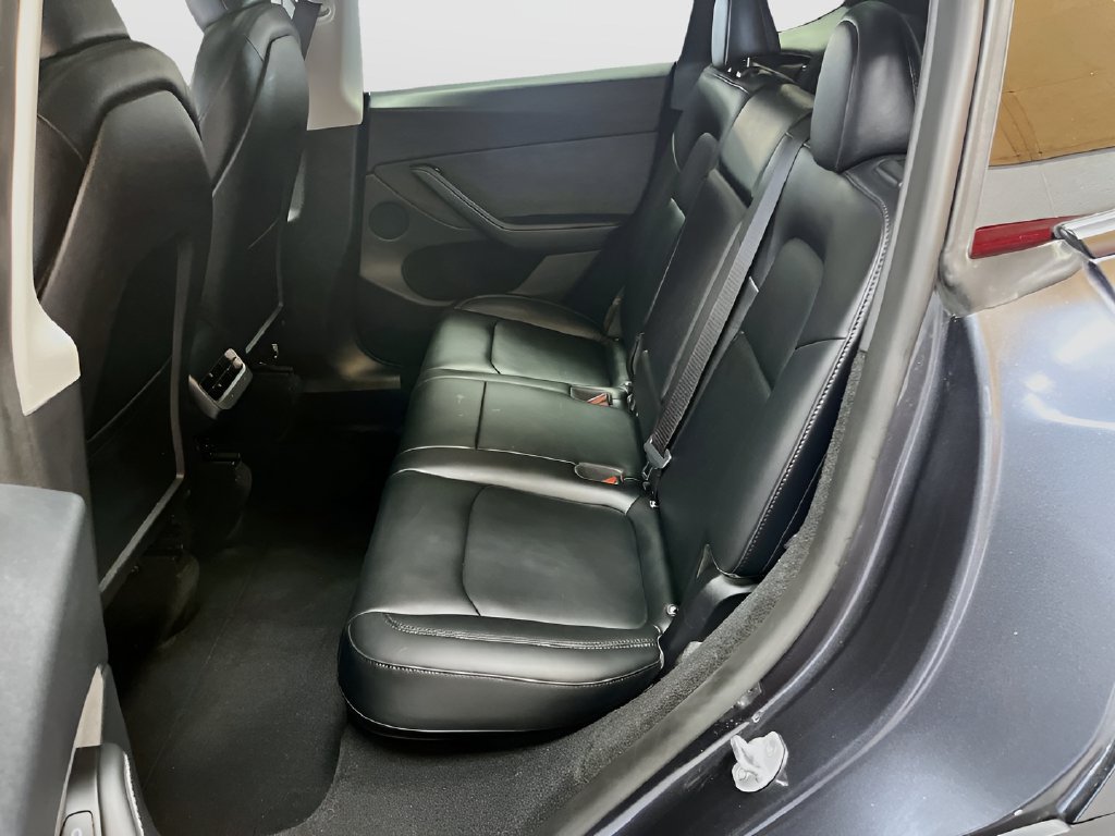 Used 2024 Tesla Model Y Long Range AWD/4WD image 23
