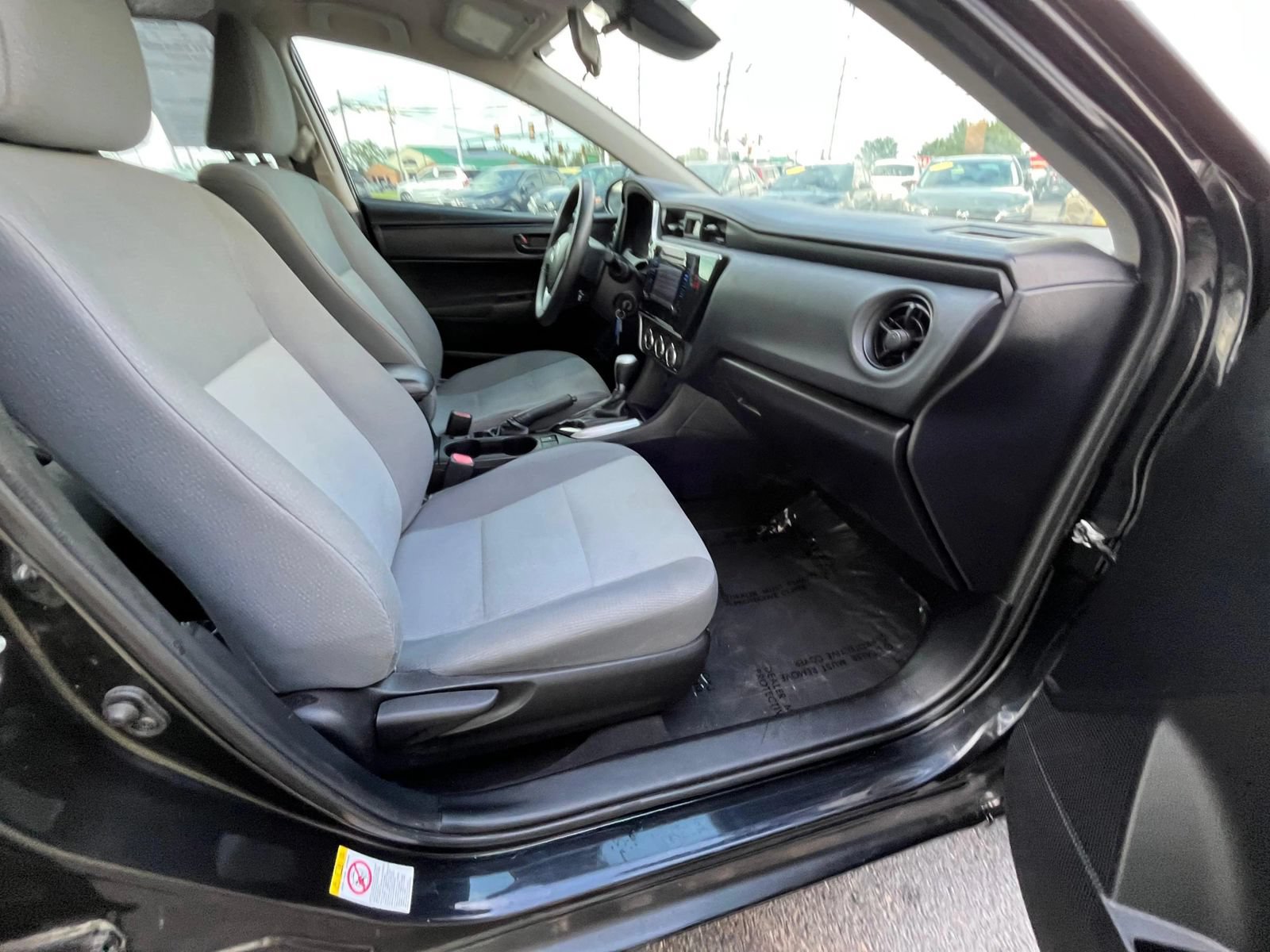 Used 2019 Toyota Corolla L FWD image 27