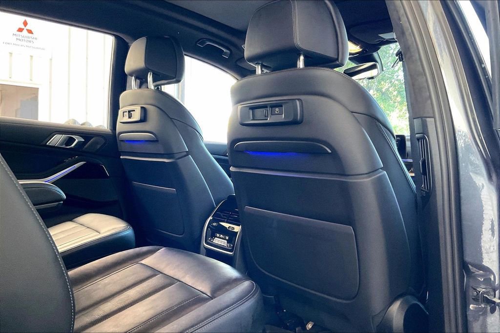 Used 2021 BMW X7 M50i w/ Cold Weather Package AWD/4WD image 23