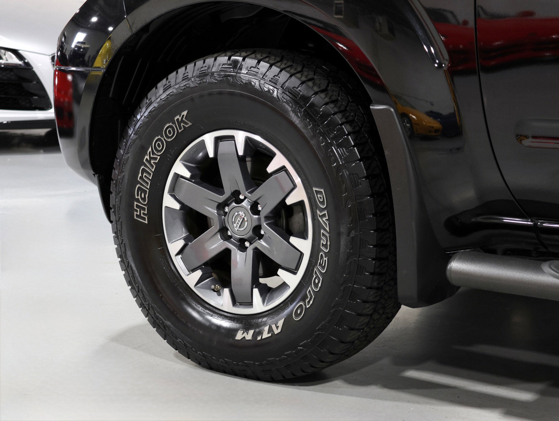 Used 2017 Nissan Frontier PRO-4X w/ Pro-4x Luxury Package AWD/4WD image 34