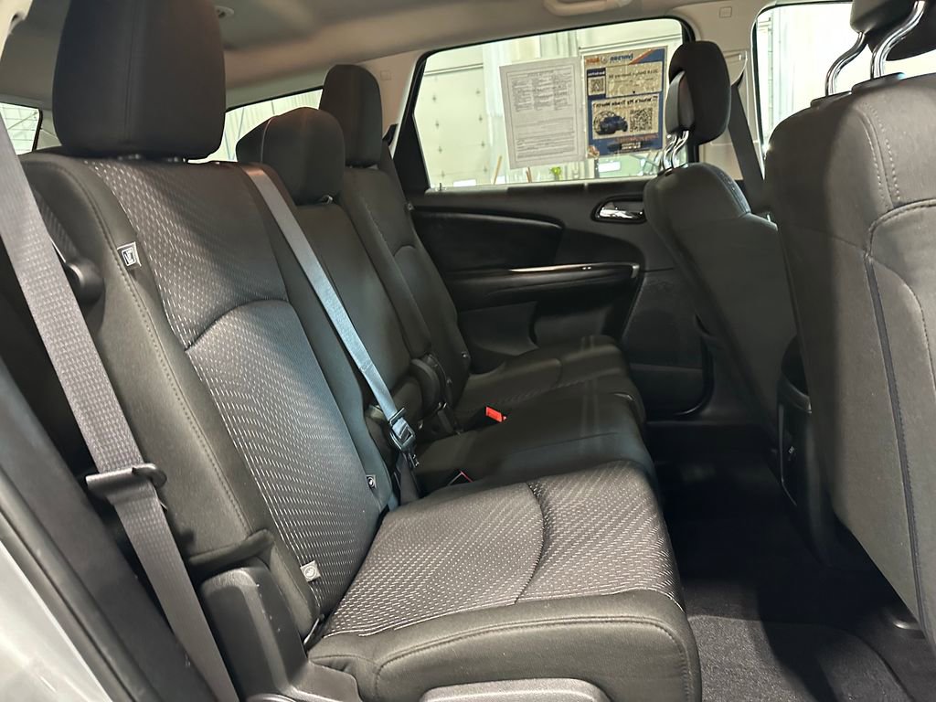 Used 2019 Dodge Journey SE FWD image 31