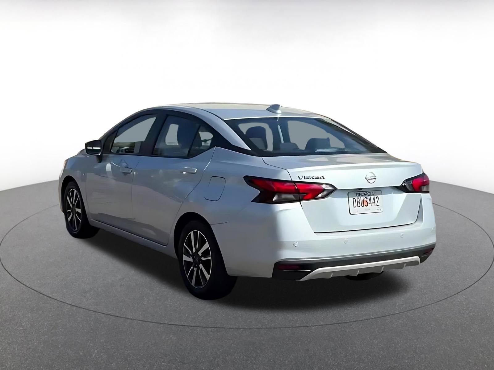 Used 2025 Nissan Versa SV image 11