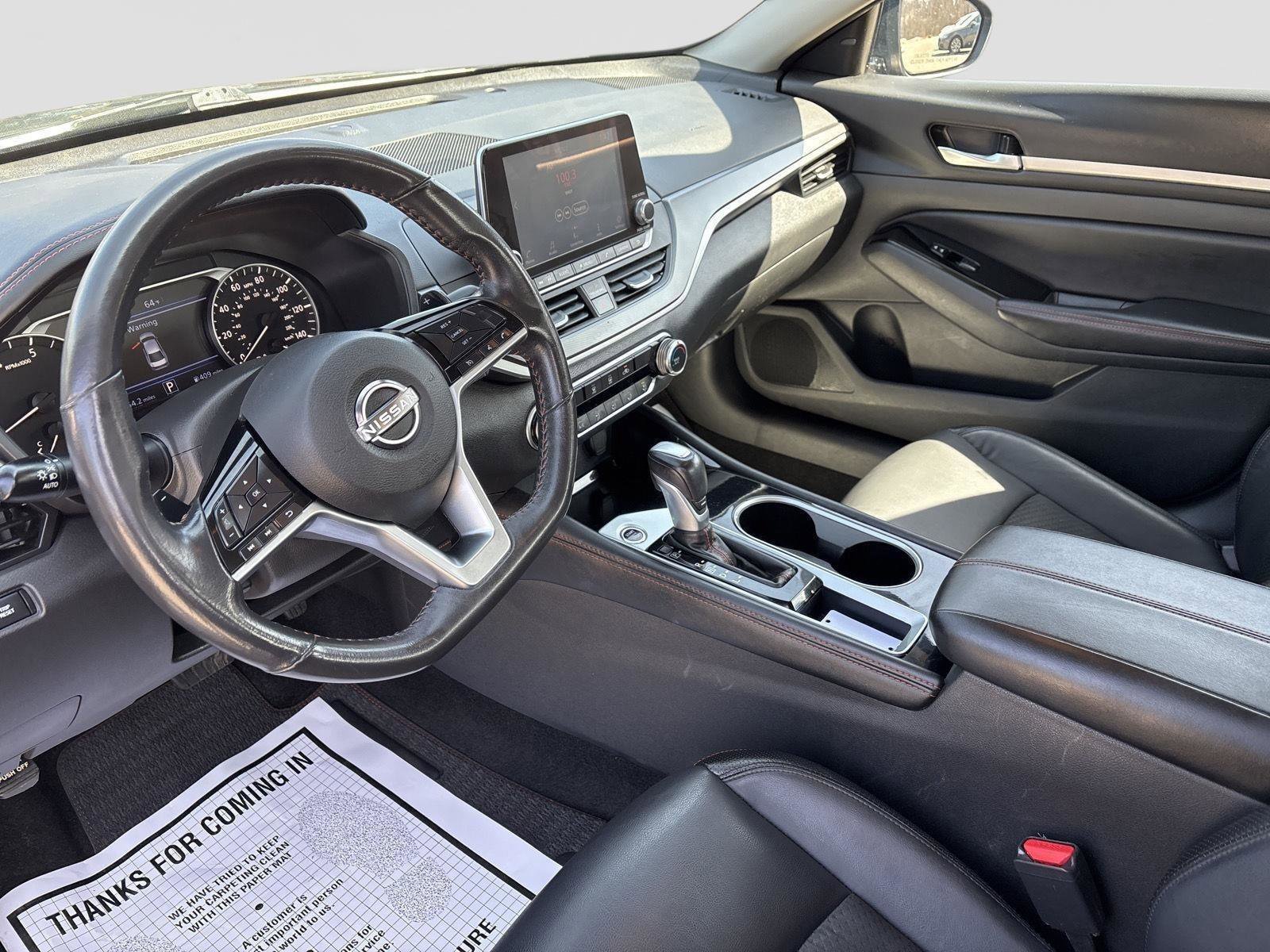 Used 2024 Nissan Altima 2.5 SR FWD image 14