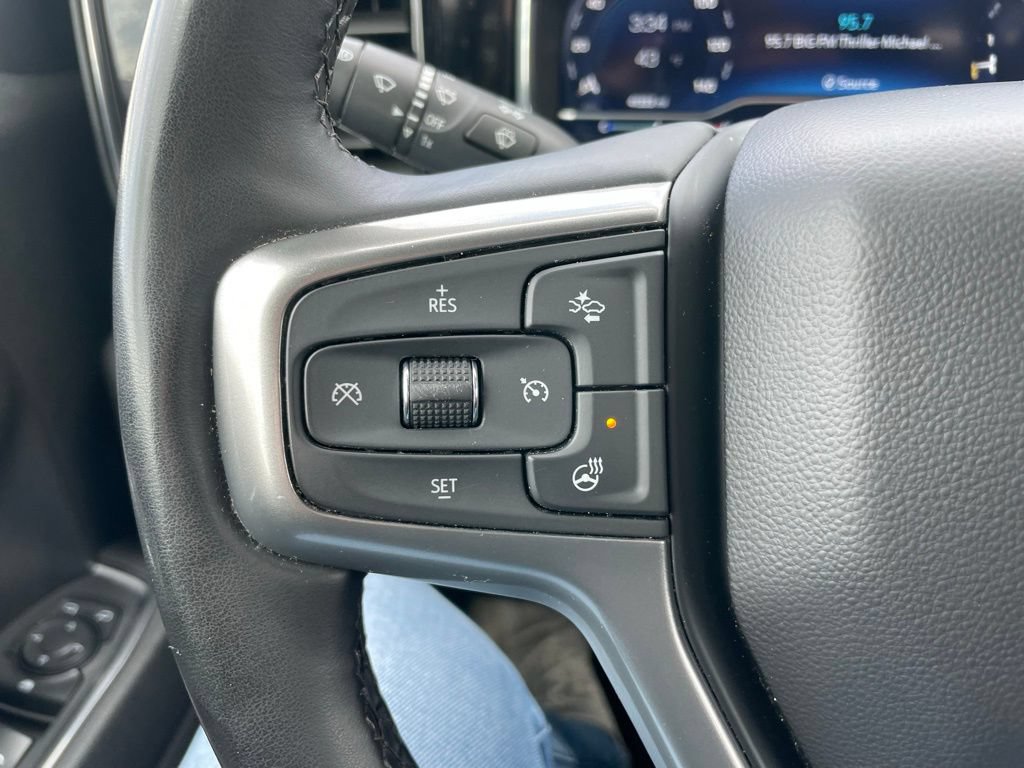 Used 2025 Chevrolet Silverado 1500 LT AWD/4WD image 18