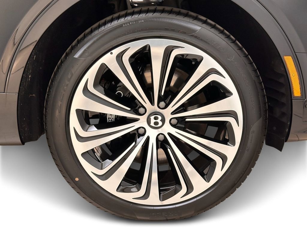 Used 2024 Bentley Bentayga image 6