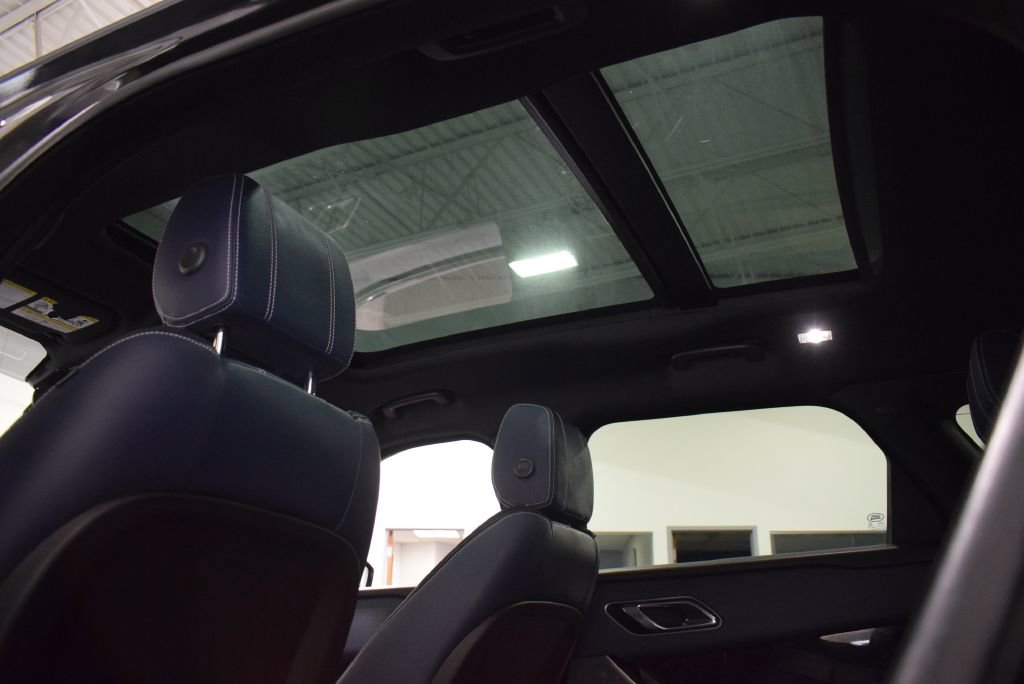 Used 2020 Land Rover Range Rover Velar R-Dynamic S image 29