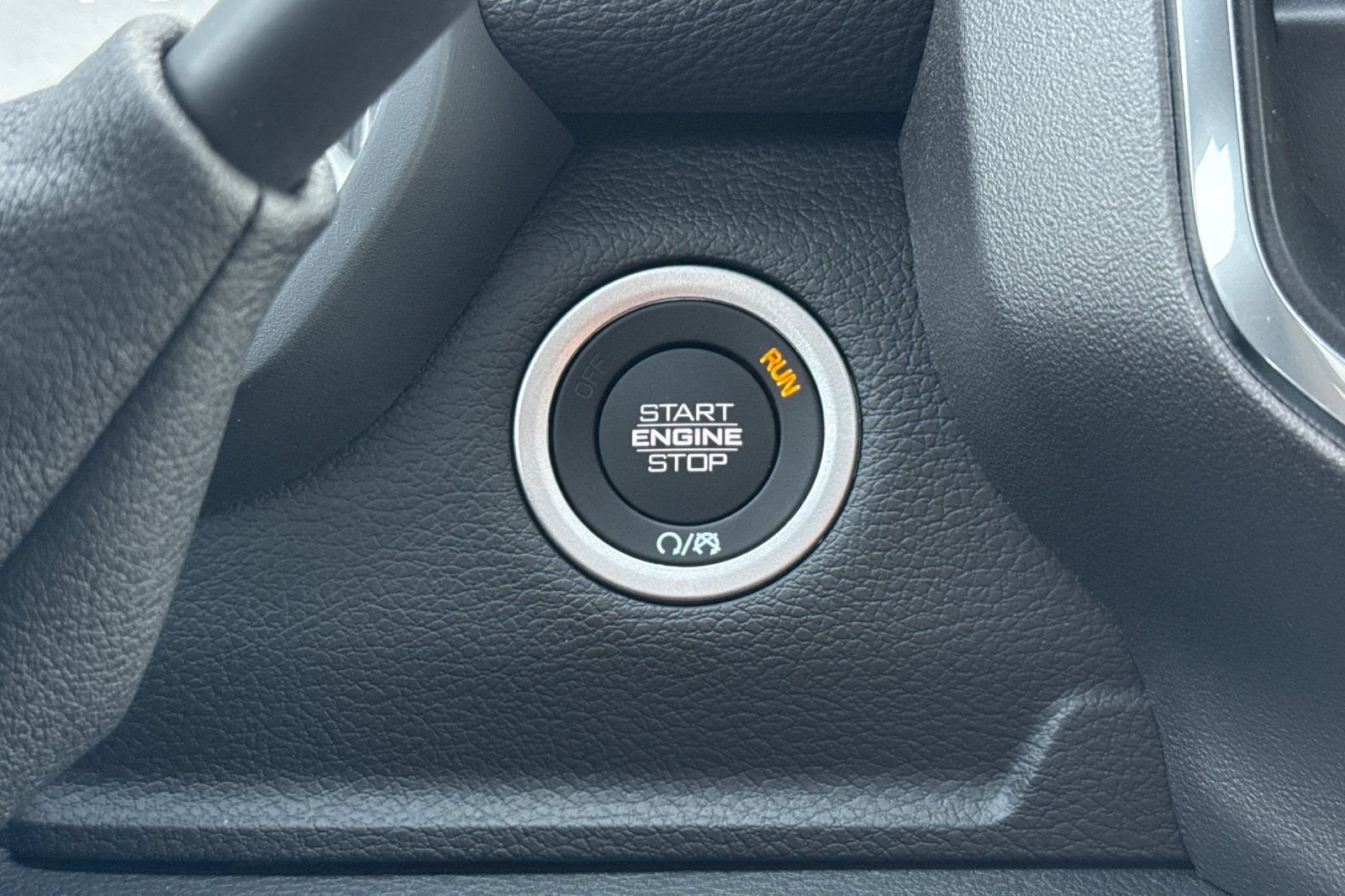 New 2026 RAM 2500 Laramie AWD/4WD image 18