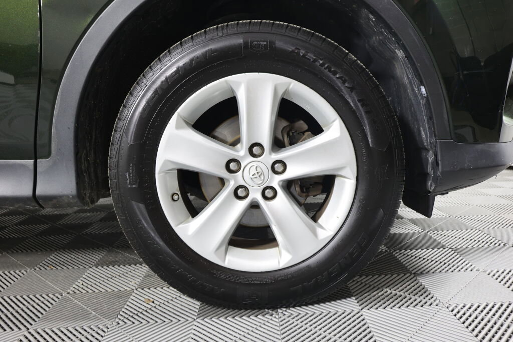 Used 2013 Toyota RAV4 XLE AWD/4WD image 6
