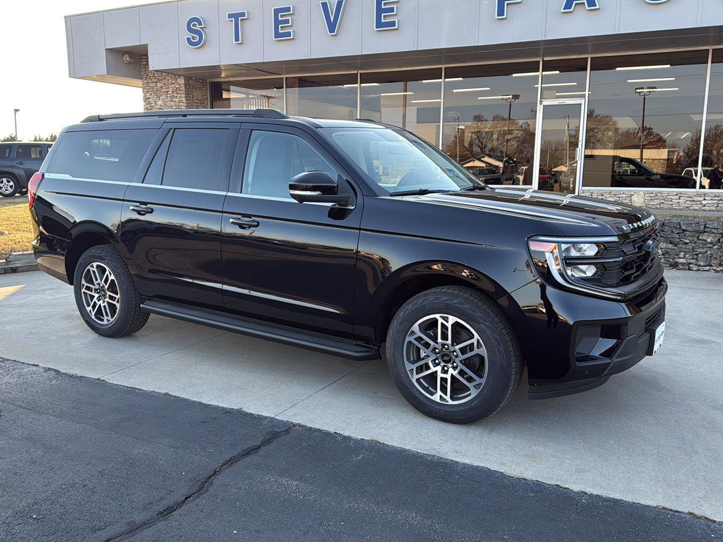 New 2025 Ford Expedition Max Active image 1