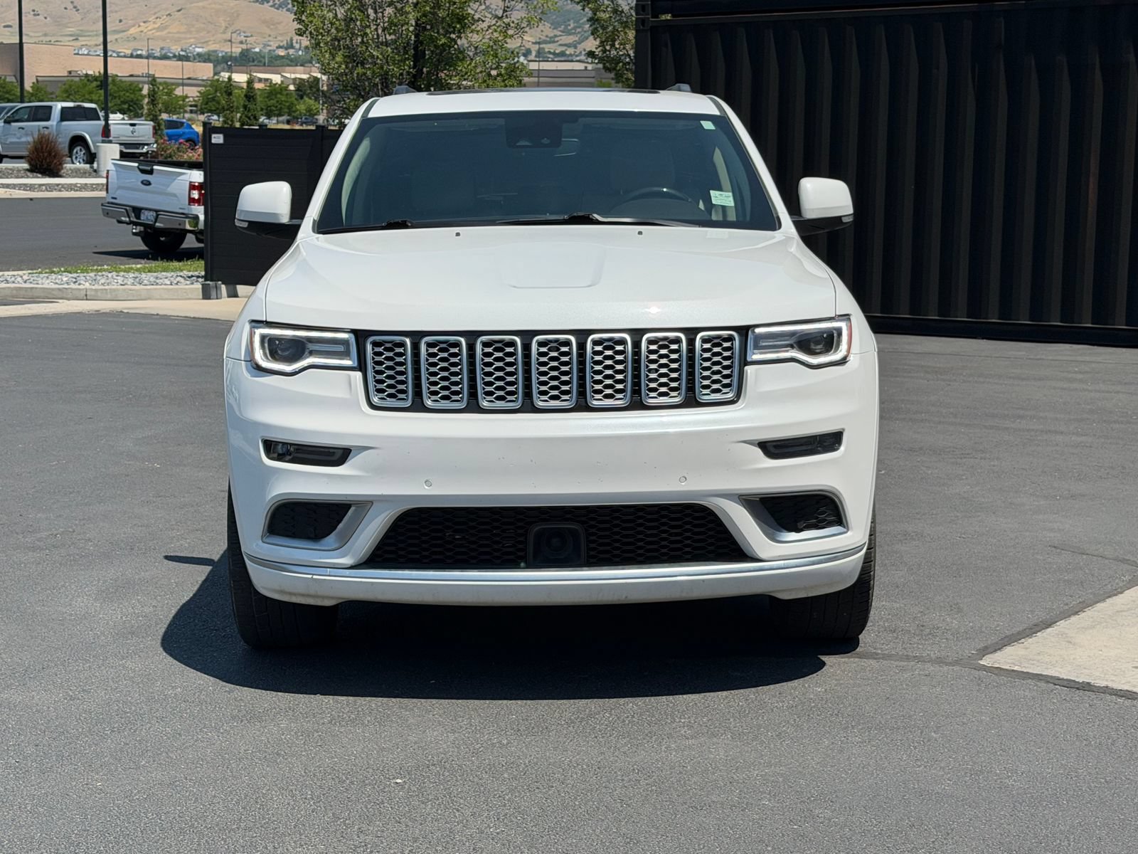 Used 2021 Jeep Grand Cherokee Summit AWD/4WD image 2