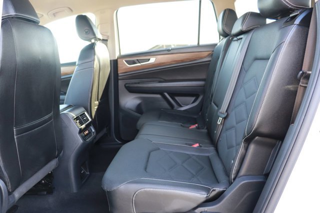 Used 2025 Volkswagen Atlas SE image 11