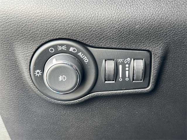 Certified 2024 Jeep Compass Latitude w/ Convenience Group image 18