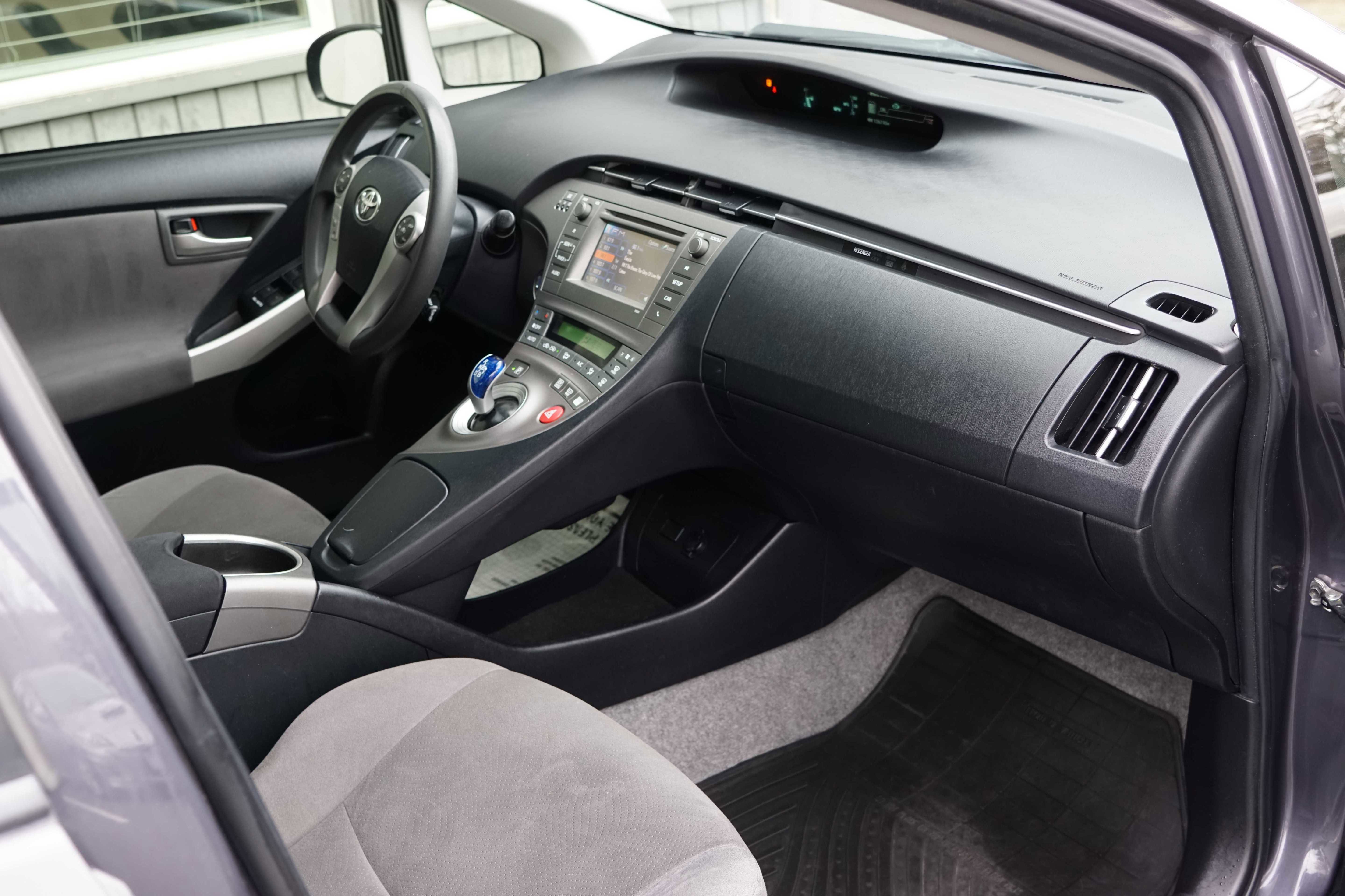 Used 2015 Toyota Prius Two image 33