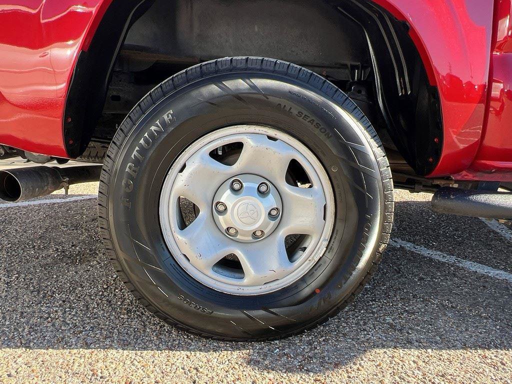 Used 2016 Toyota Tacoma SR5 image 6