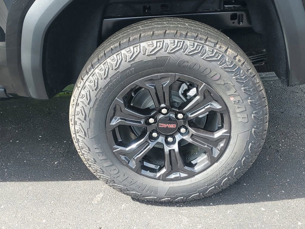 New 2025 GMC Canyon Elevation w/ Convenience Package image 5