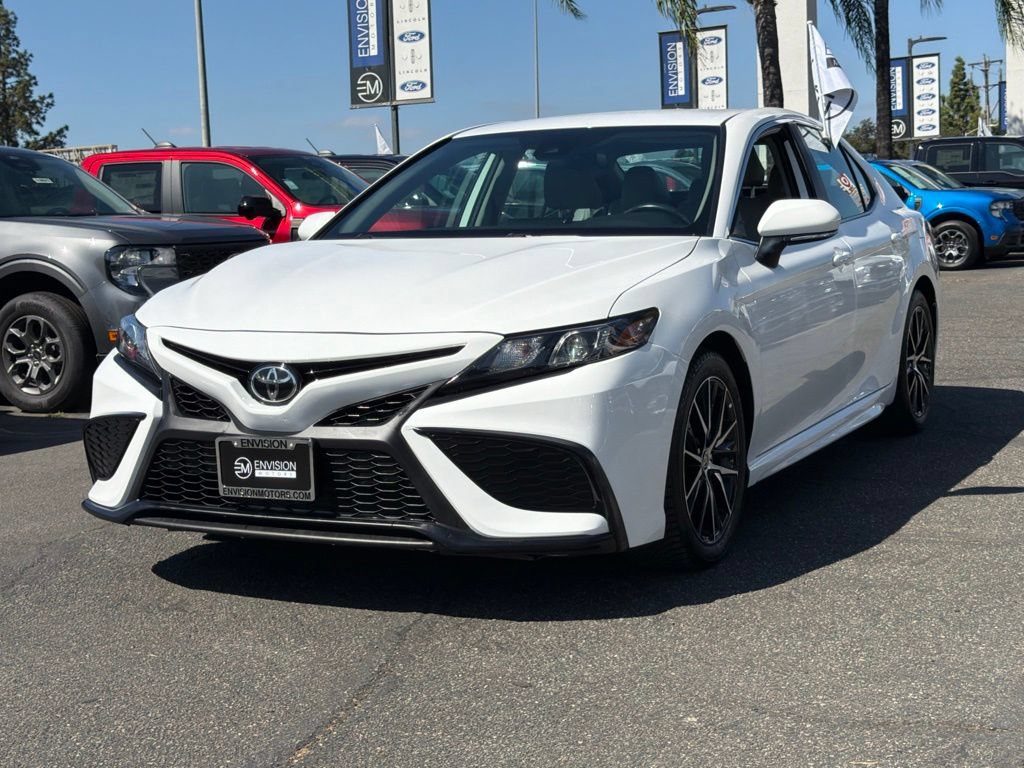 Used 2024 Toyota Camry SE AWD/4WD image 5