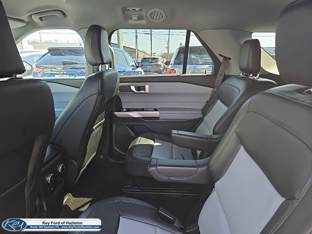 Used 2024 Ford Explorer XLT w/ Equipment Group 202A AWD/4WD image 48