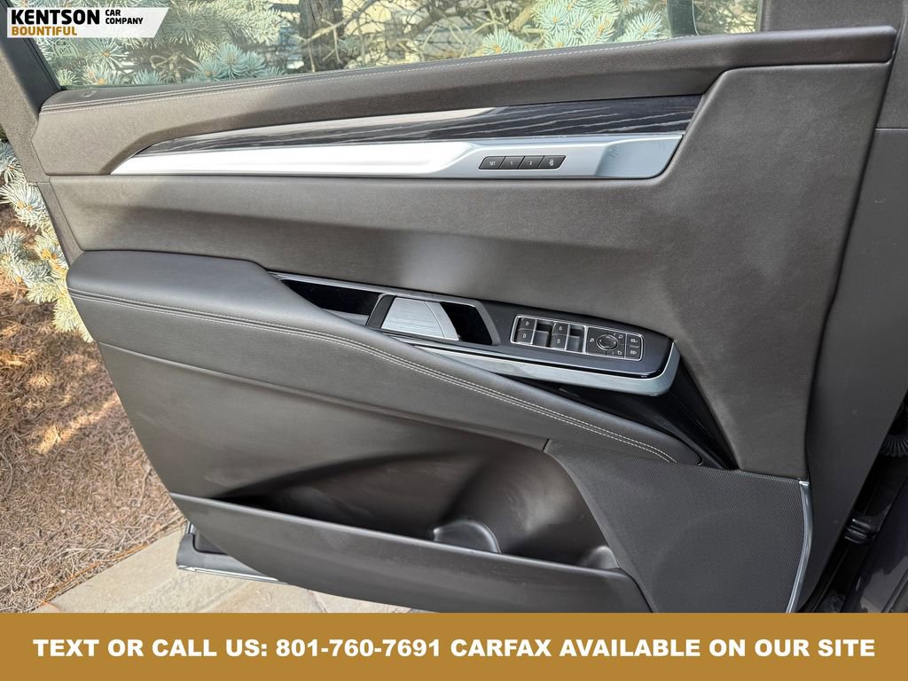 Used 2025 Cadillac Escalade ESV Sport w/ LPO, ONYX Package image 24