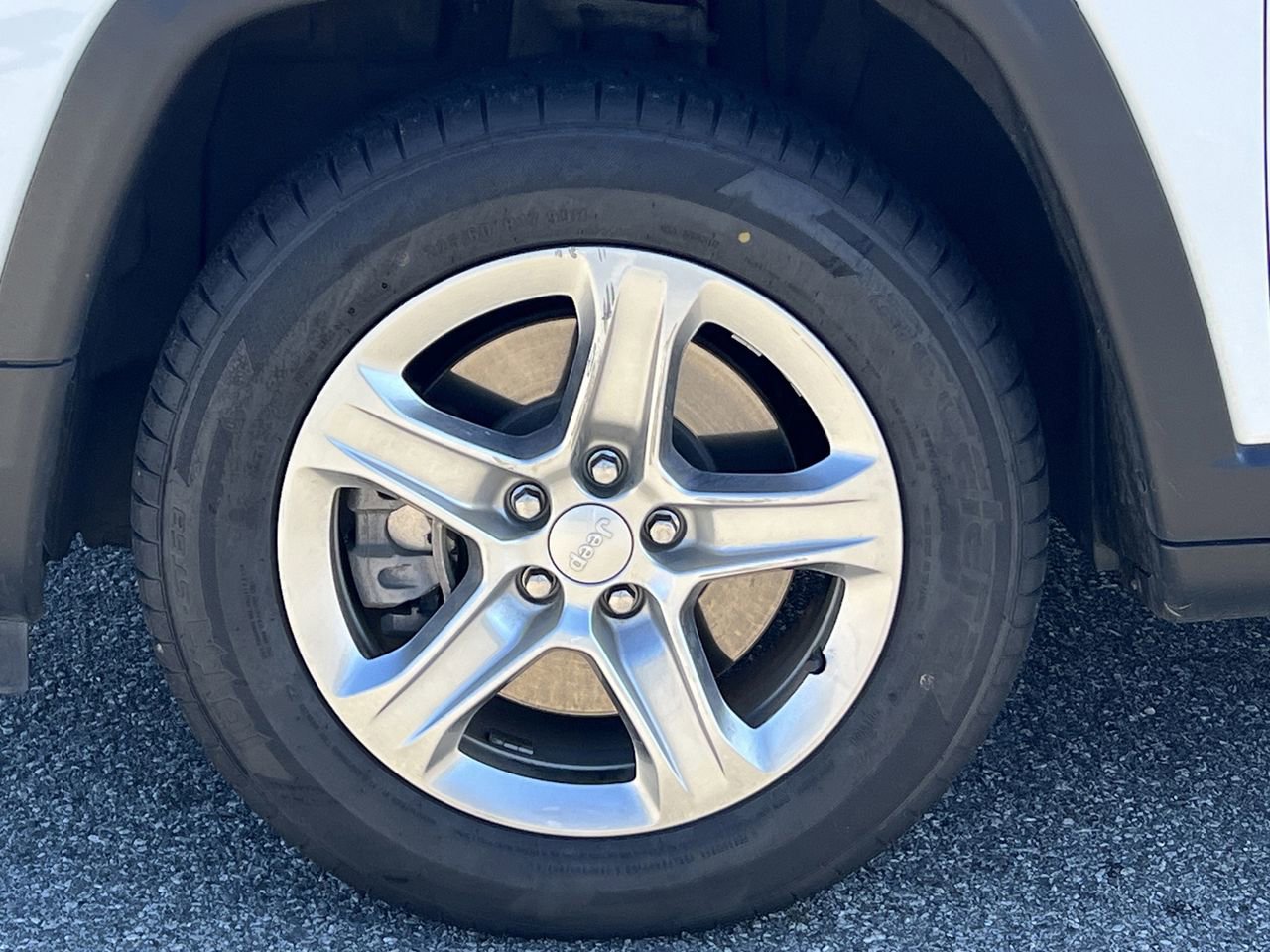 Used 2024 Jeep Compass Latitude image 31