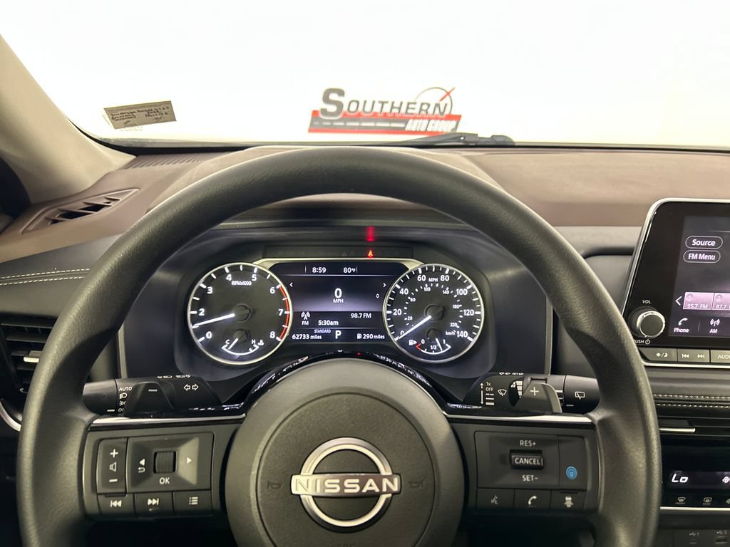 Used 2022 Nissan Rogue SV FWD image 13