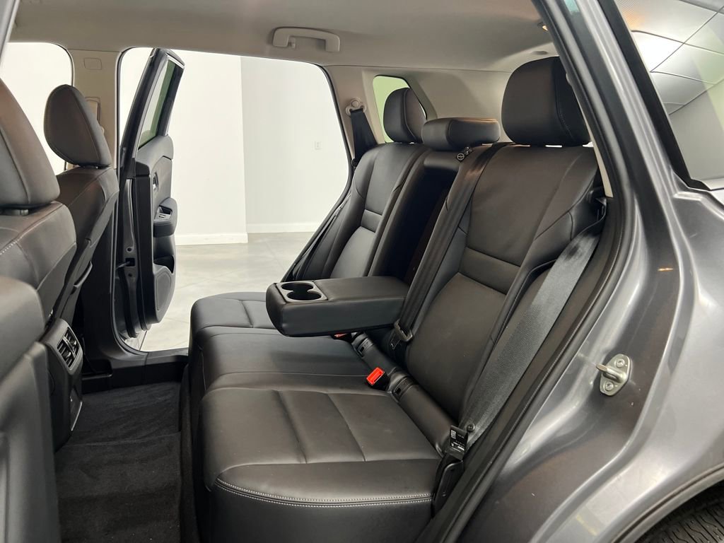 Used 2025 Nissan Rogue SL image 13